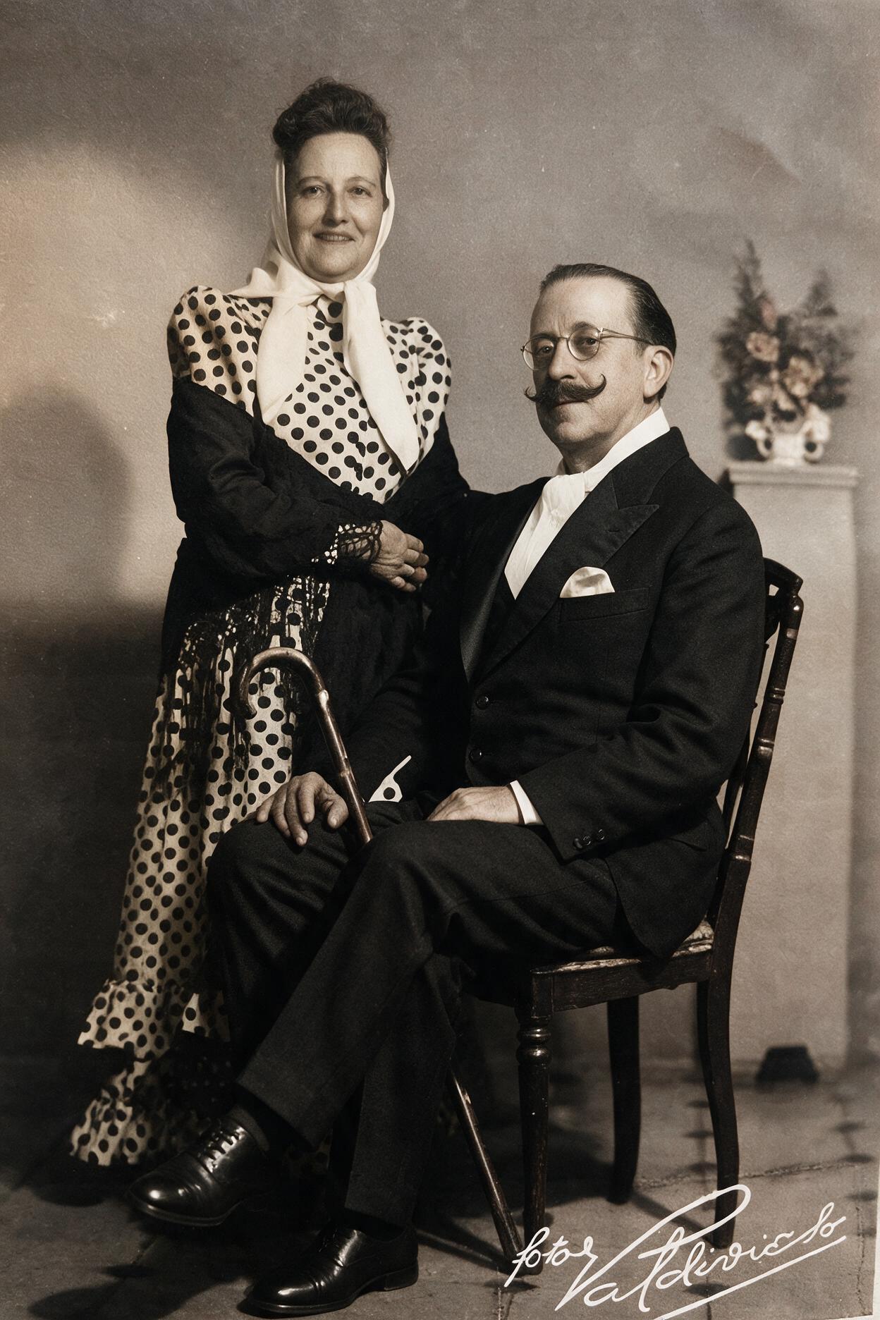 Fotografía antigua de José Luis Stuyck junto a su mujer